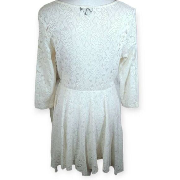 LOVPOSH CREAM LACE DRESS SZ. L EUC. GORGEOUS DRESS IN EXCELLENT USED CONDITION - Picture 5 of 7